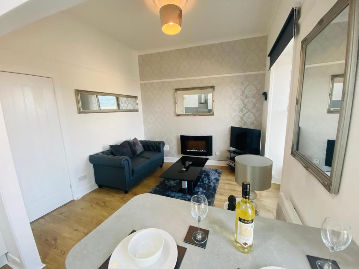 The Sleeping Lion - Dunoon Holiday Home エクステリア 写真