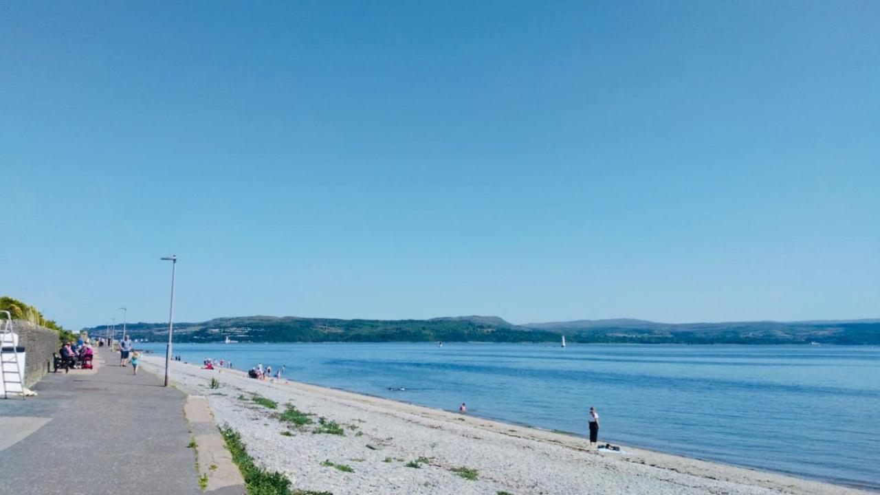 The Sleeping Lion - Dunoon Holiday Home エクステリア 写真
